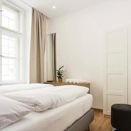Luxury Apartment On Wenceslas Square Praag Buitenkant foto