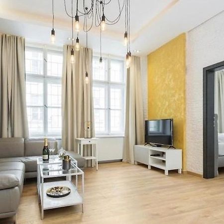 Luxury Apartment On Wenceslas Square Praag Buitenkant foto