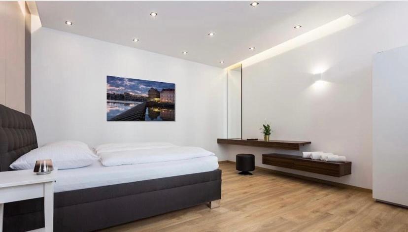 Luxury Apartment On Wenceslas Square Praag Buitenkant foto